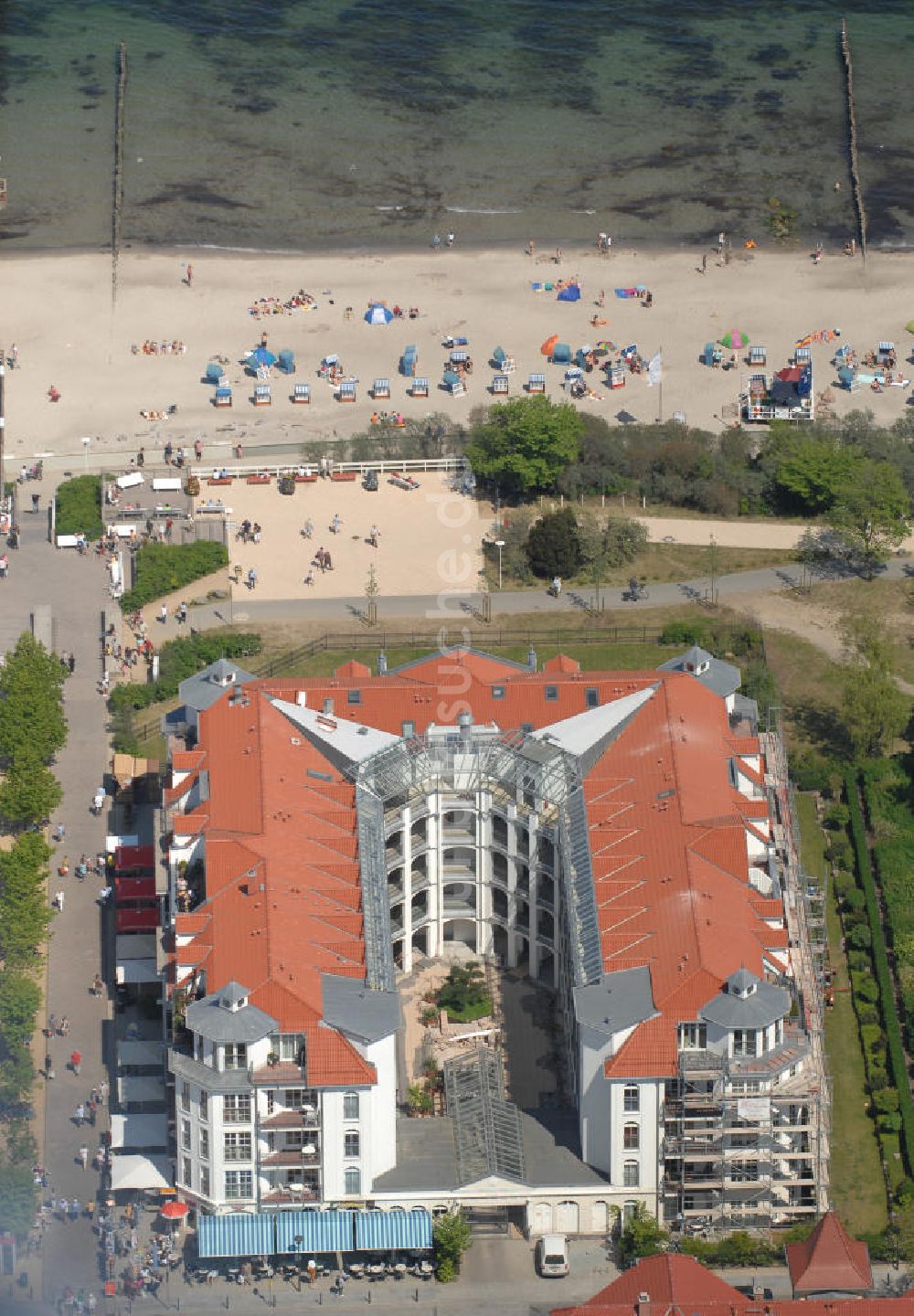 Luftbild Kühlungsborn - Apartmenthaus Atlantik im Ostseebad Kühlungsborn