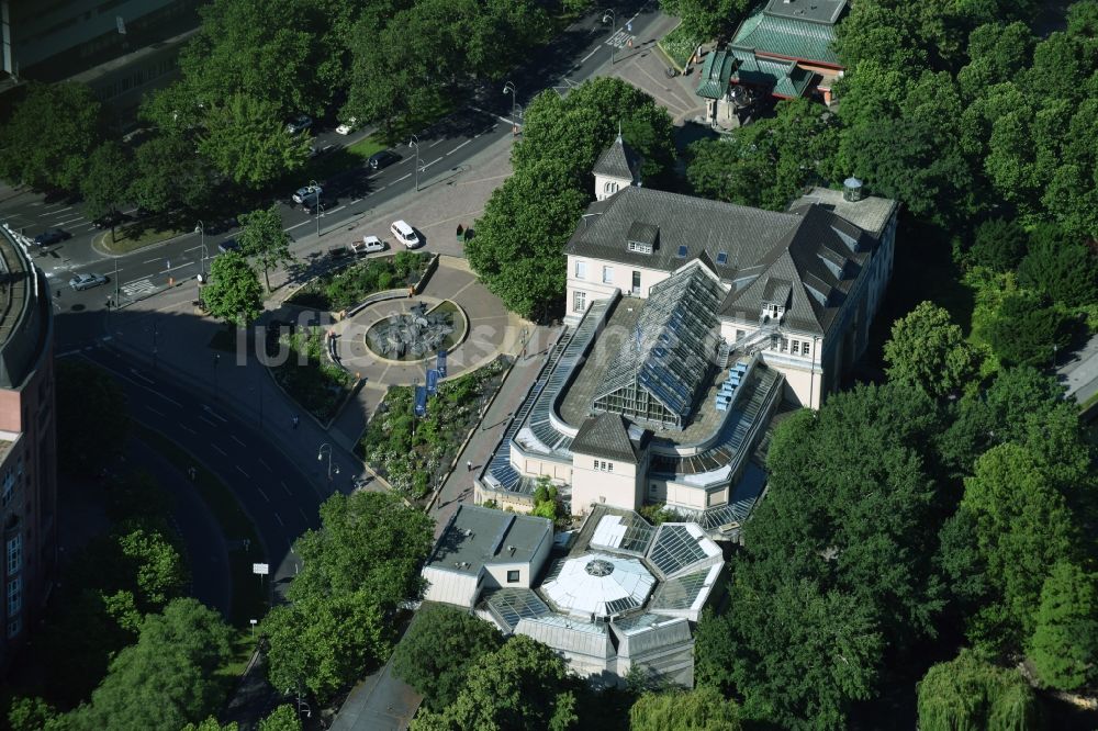 Berlin aus der Vogelperspektive: Aquarium an der Budapester Straße am Zoogelände des Zoologischen Garten in Berlin