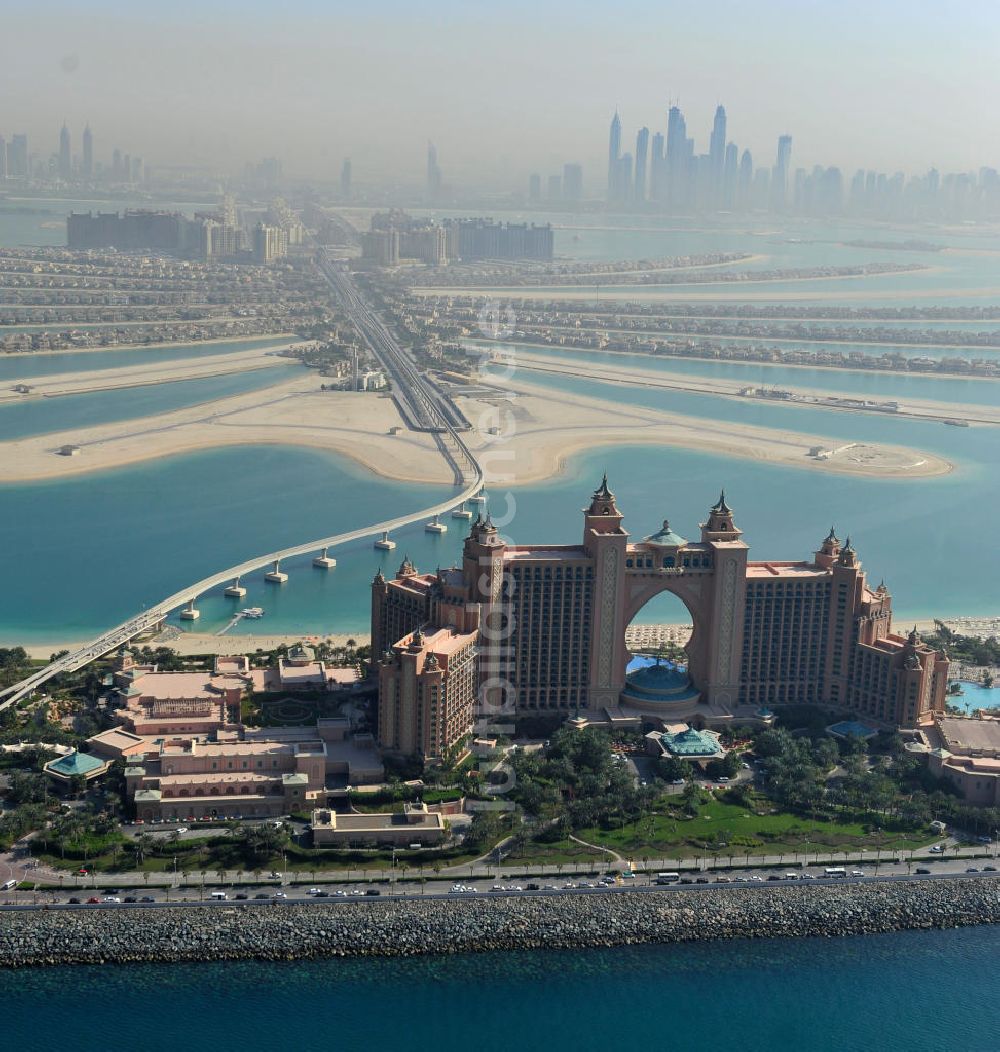 DUBAI / DUBAYY von oben - Aquaventure Wasserpark auf der Palmeninsel am Hotel Atlantis in Dubai