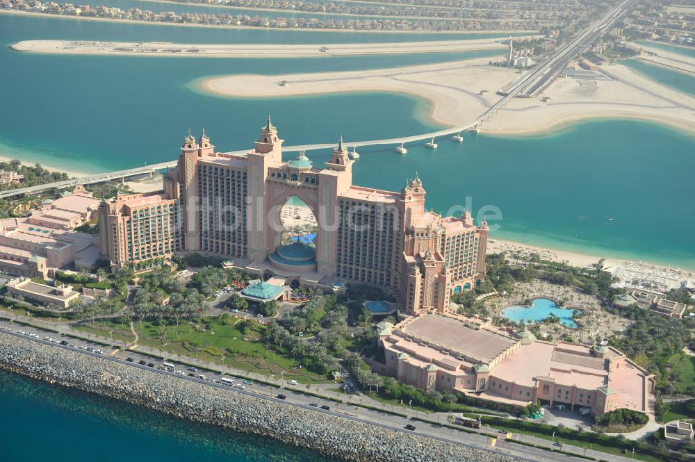 DUBAI / DUBAYY aus der Vogelperspektive: Aquaventure Wasserpark auf der Palmeninsel am Hotel Atlantis in Dubai