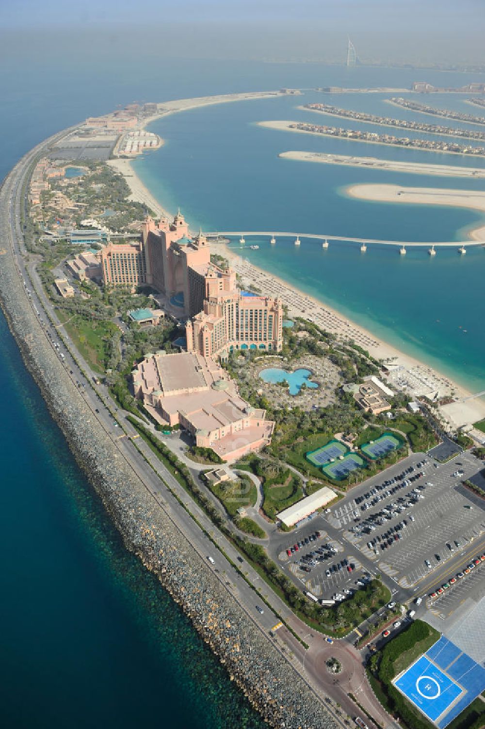 Luftaufnahme DUBAI / DUBAYY - Aquaventure Wasserpark auf der Palmeninsel am Hotel Atlantis in Dubai