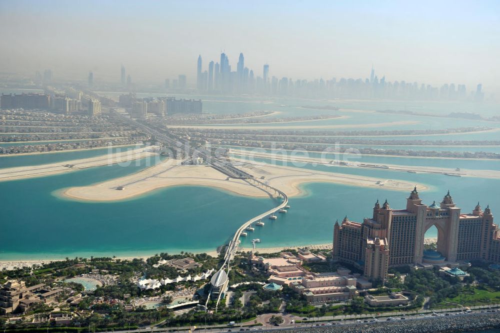 DUBAI / DUBAYY von oben - Aquaventure Wasserpark auf der Palmeninsel am Hotel Atlantis in Dubai