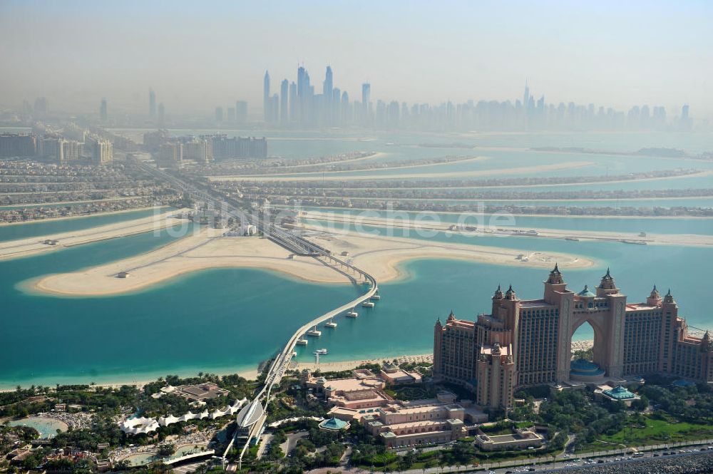 DUBAI / DUBAYY aus der Vogelperspektive: Aquaventure Wasserpark auf der Palmeninsel am Hotel Atlantis in Dubai