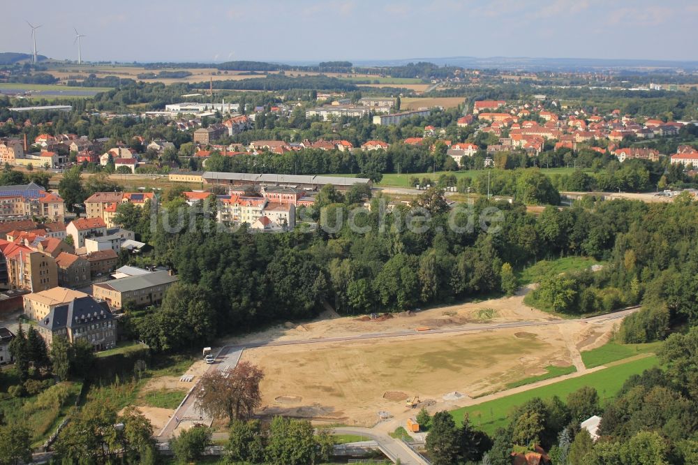 Löbau von oben - Arbeiten auf dem Gelände der Landesgartenschau in Löbau im Bundesland Sachsen