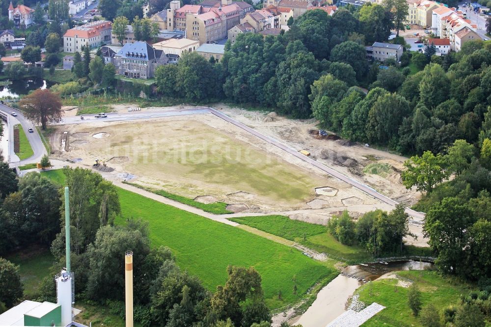 Luftbild Löbau - Arbeiten auf dem Gelände der Landesgartenschau in Löbau im Bundesland Sachsen