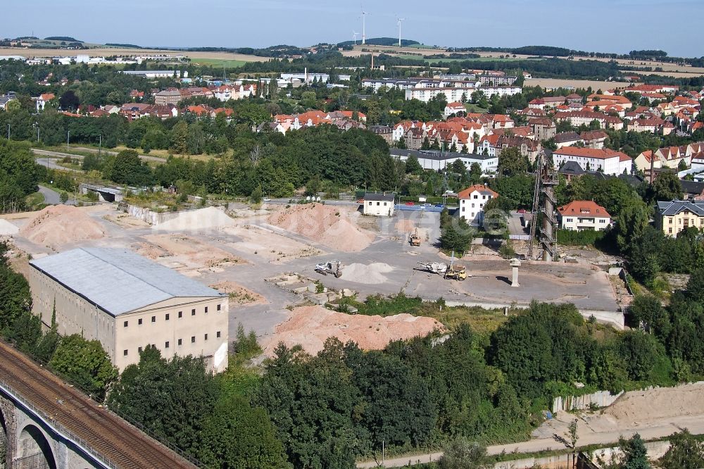 Löbau von oben - Arbeiten auf dem Gelände der Landesgartenschau in Löbau im Bundesland Sachsen