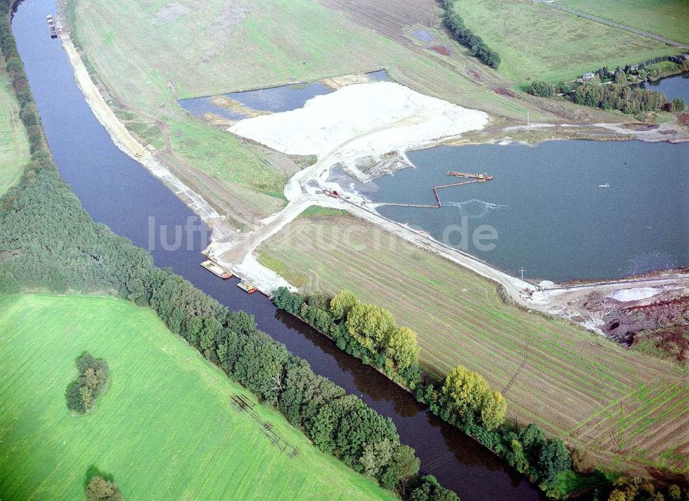 Luftaufnahme Burg - Arbeiten zum Ausbau des Elbe - Havel - Kanales nordöstlich von Burg.