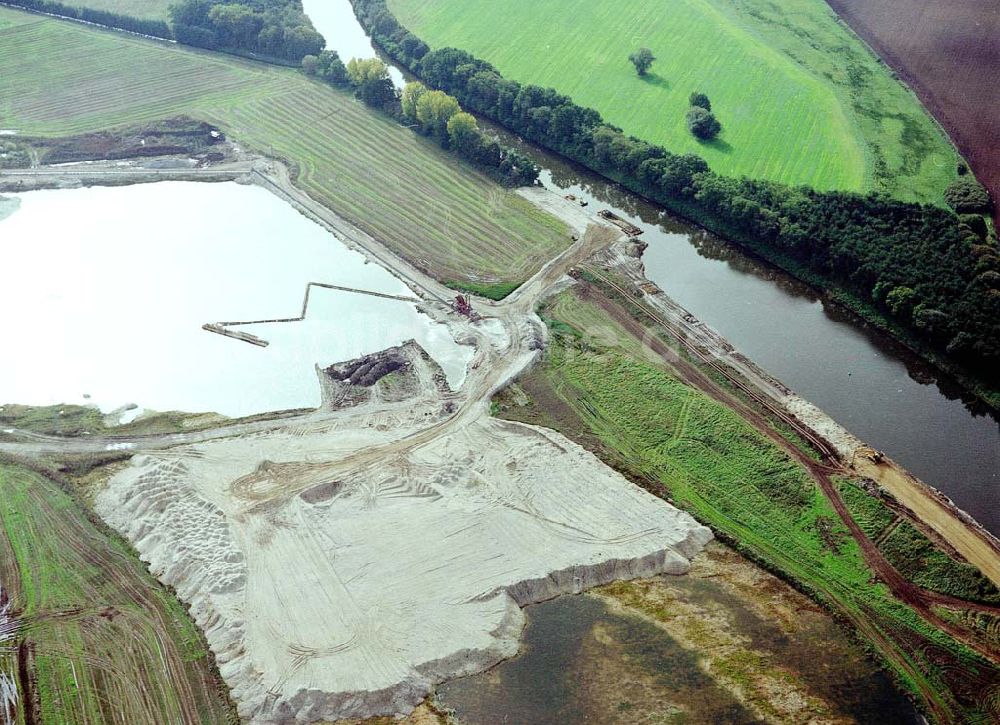 Luftbild Burg - Arbeiten zum Ausbau des Elbe - Havel - Kanales nordöstlich von Burg.