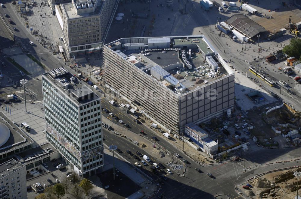 Berlin von oben - Areal an der Alexanderstraße/Karl-Marx-Allee