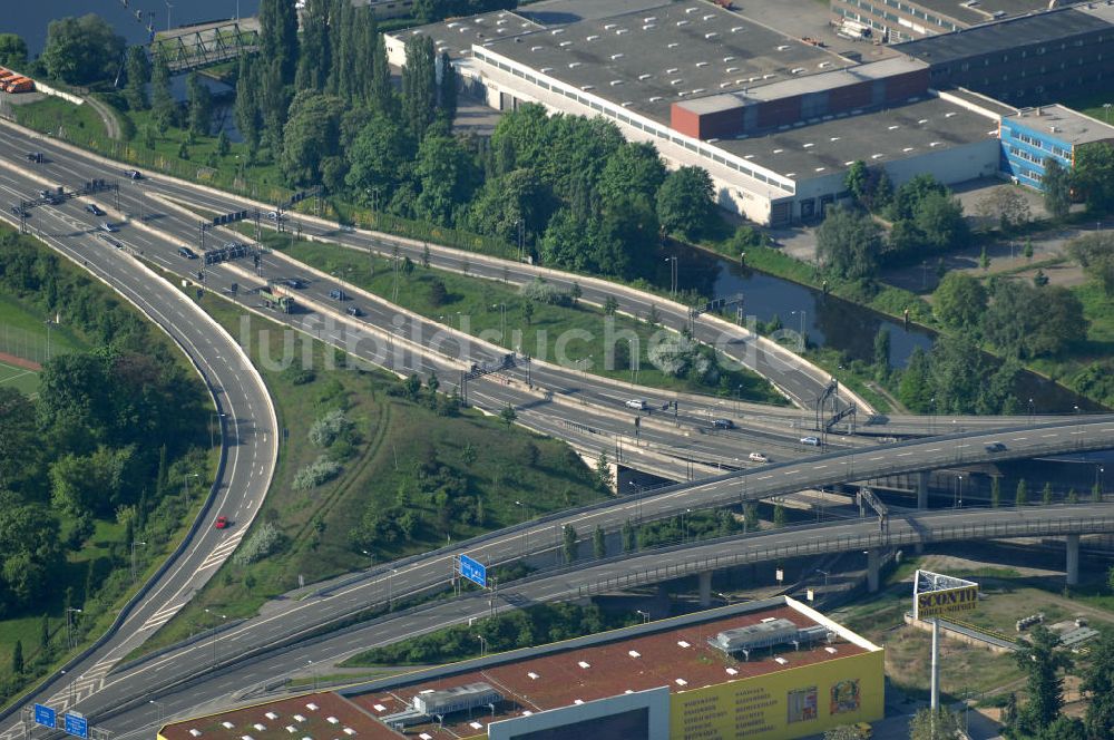 Luftbild Berlin - Areal des Autobahndreieck der A100 / A113 Berlin