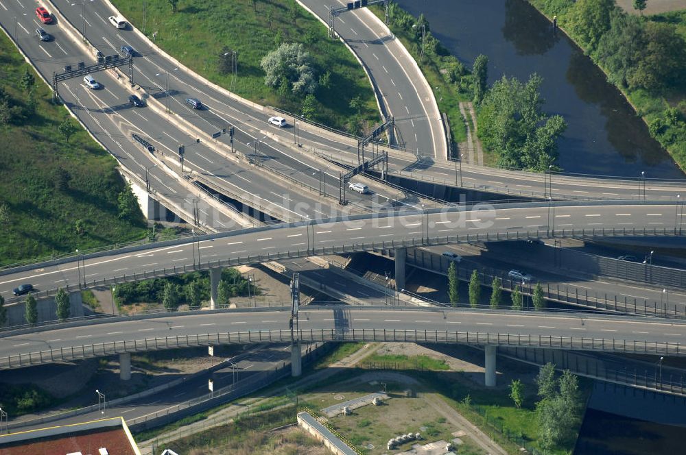 Luftaufnahme Berlin - Areal des Autobahndreieck der A100 / A113 Berlin