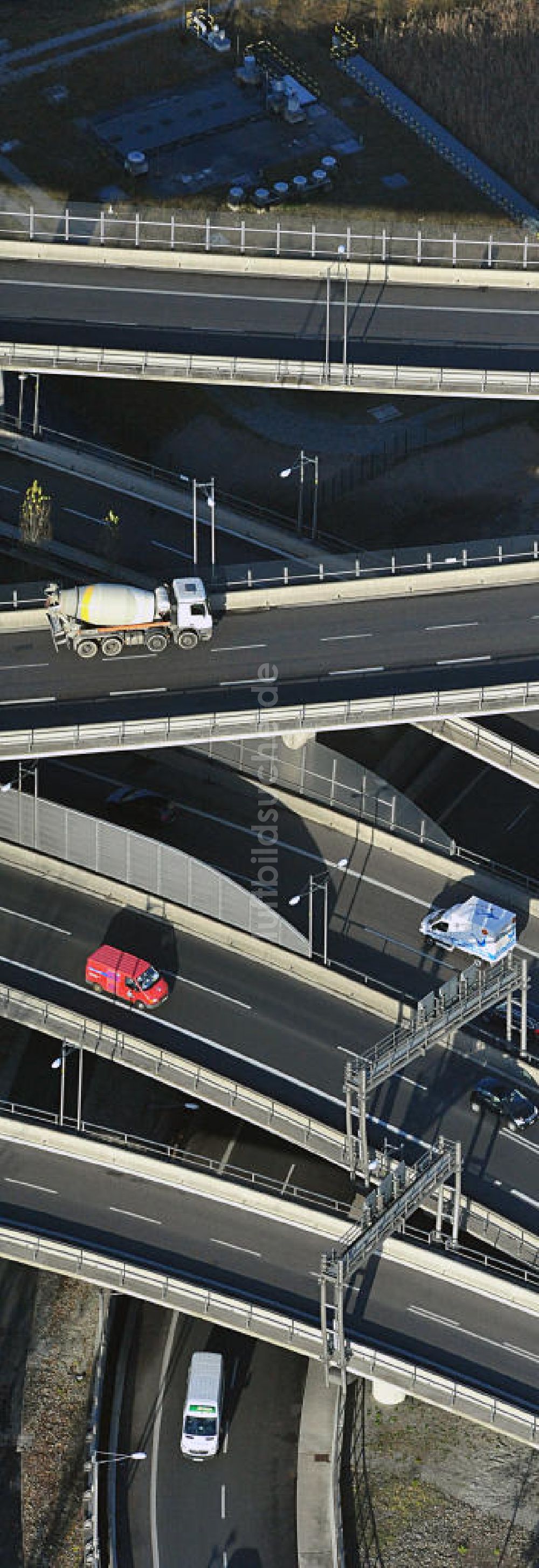 Luftbild Berlin - Areal des Autobahndreieck der Stadtautobahn A100 / A113 Berlin