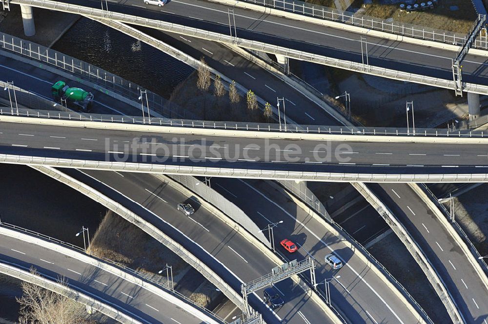 Luftbild Berlin - Areal des Autobahndreieck der Stadtautobahn A100 / A113 Berlin