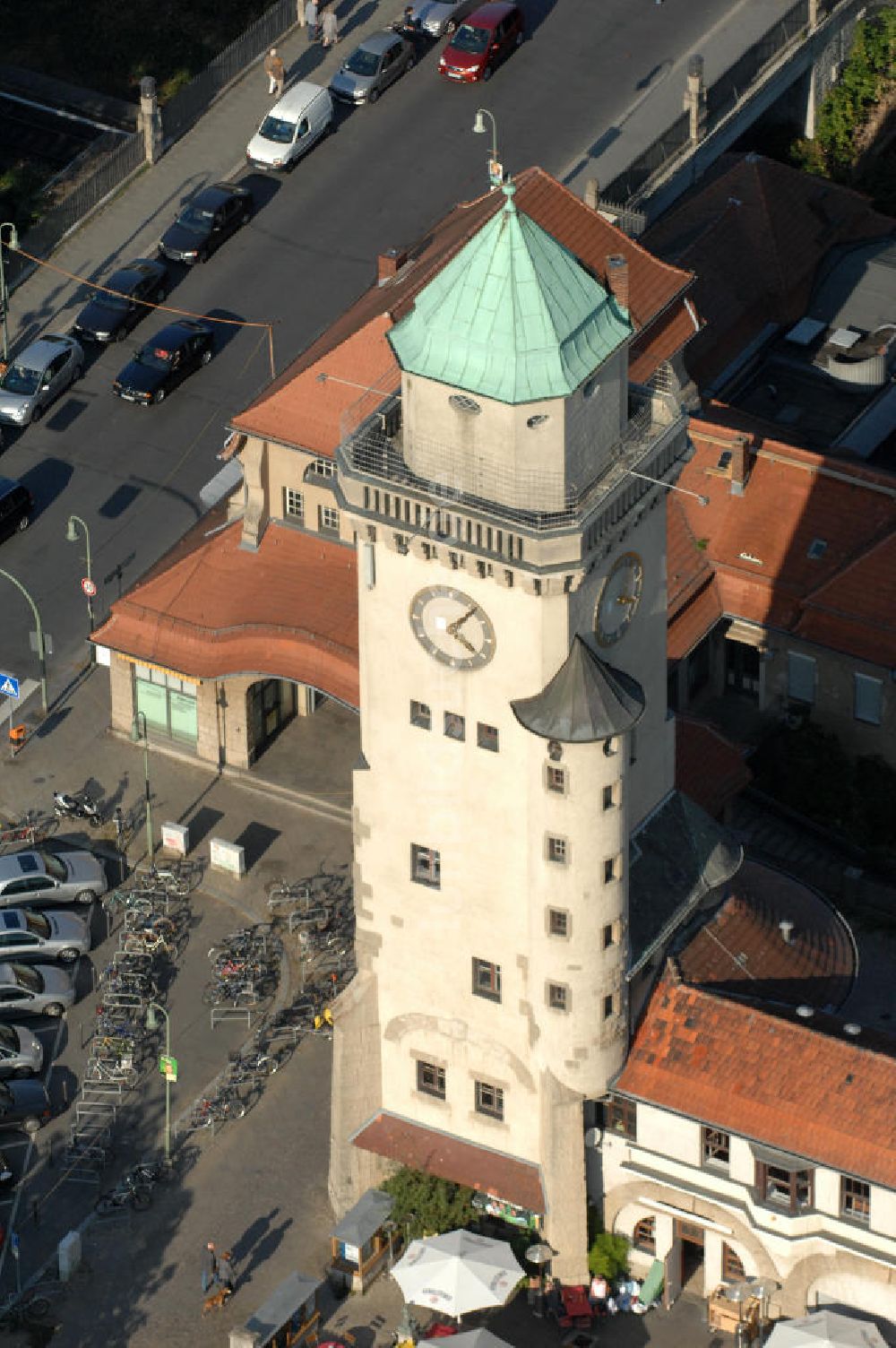 Luftbild Berlin - Frohnau - Areal am S-Bahnhof Berlin - Frohnau