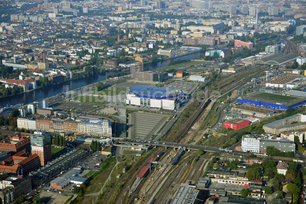 Luftbild Berlin - Areal des S-Bahnhofes Warschauer Straße in Berlin vor der geplanten Modernisierung