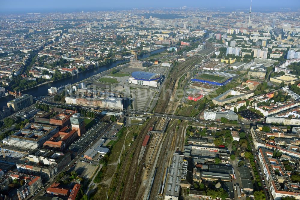 Luftaufnahme Berlin - Areal des S-Bahnhofes Warschauer Straße in Berlin vor der geplanten Modernisierung