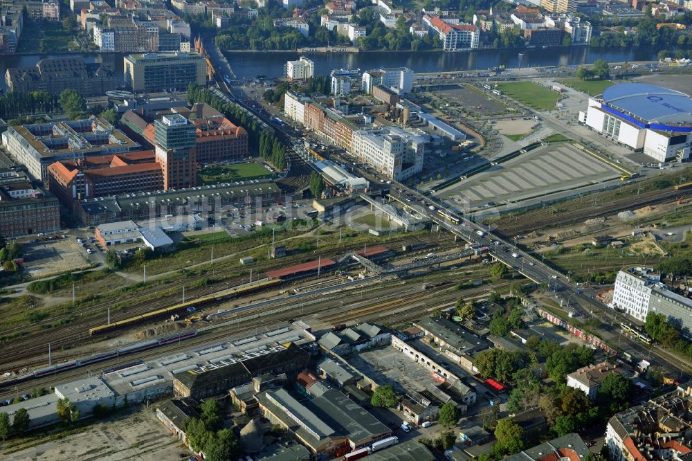 Berlin von oben - Areal des S-Bahnhofes Warschauer Straße in Berlin vor der geplanten Modernisierung