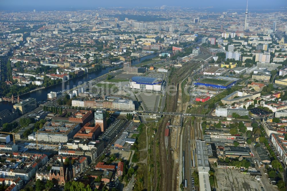 Luftbild Berlin - Areal des S-Bahnhofes Warschauer Straße in Berlin vor der geplanten Modernisierung