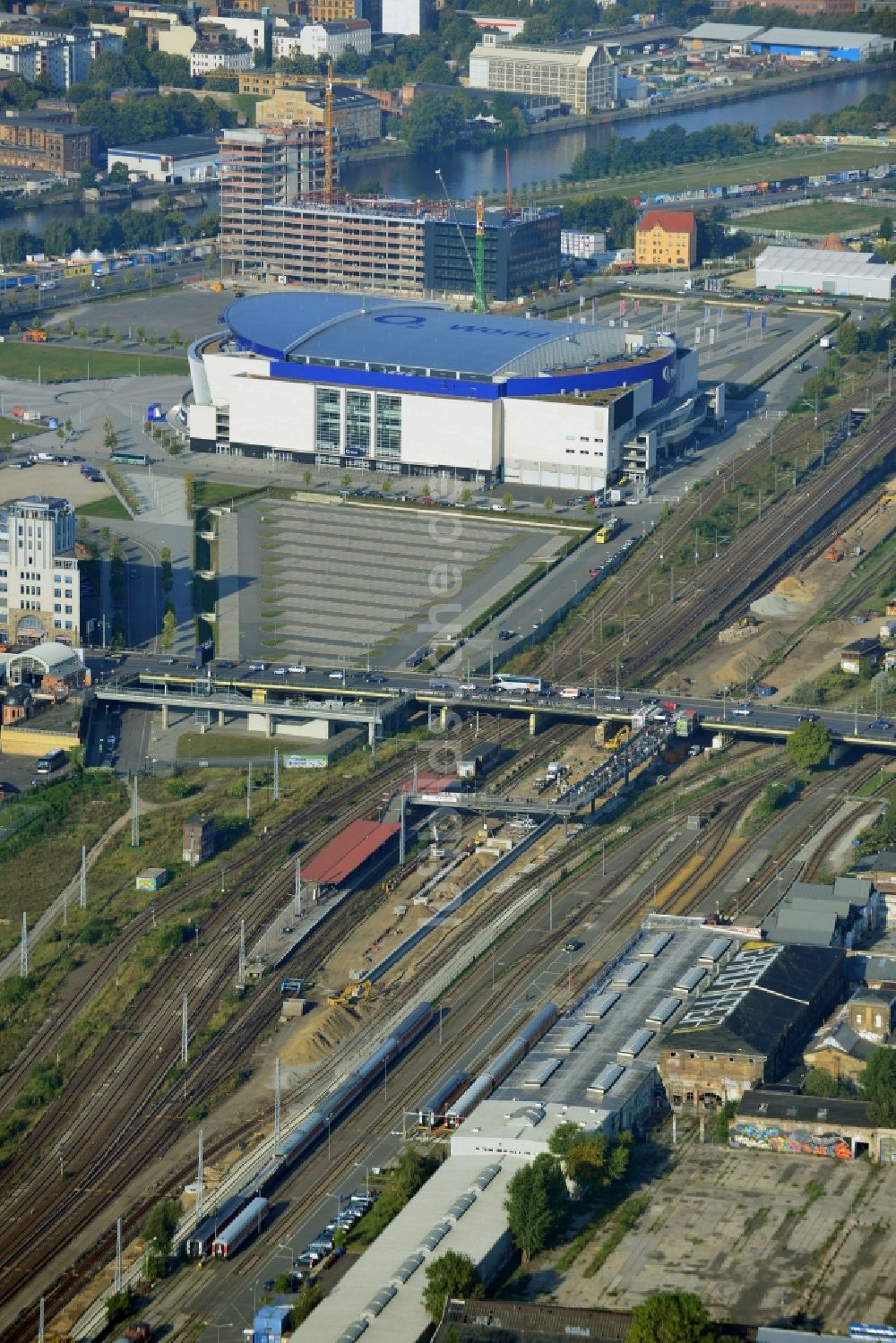 Berlin aus der Vogelperspektive: Areal des S-Bahnhofes Warschauer Straße in Berlin vor der geplanten Modernisierung