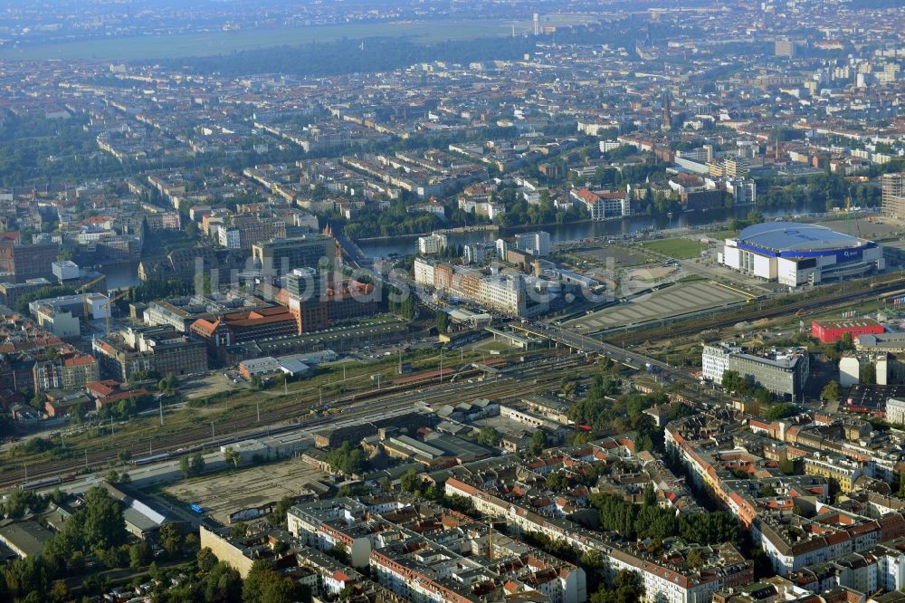 Luftaufnahme Berlin - Areal des S-Bahnhofes Warschauer Straße in Berlin vor der geplanten Modernisierung