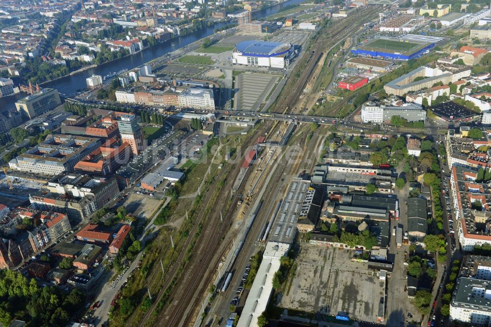 Luftbild Berlin - Areal des S-Bahnhofes Warschauer Straße in Berlin vor der geplanten Modernisierung