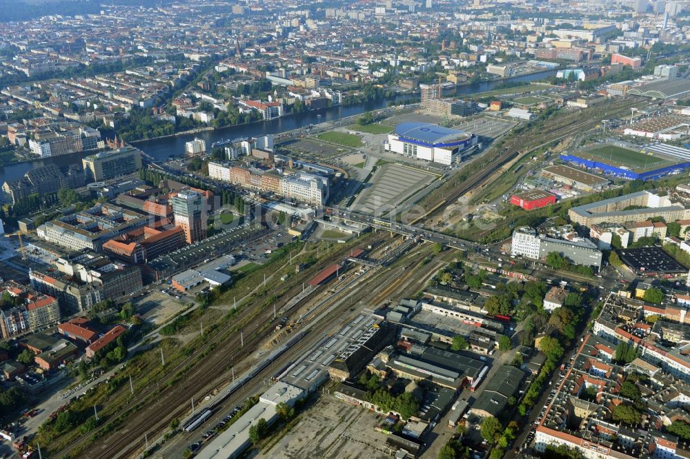 Luftaufnahme Berlin - Areal des S-Bahnhofes Warschauer Straße in Berlin vor der geplanten Modernisierung