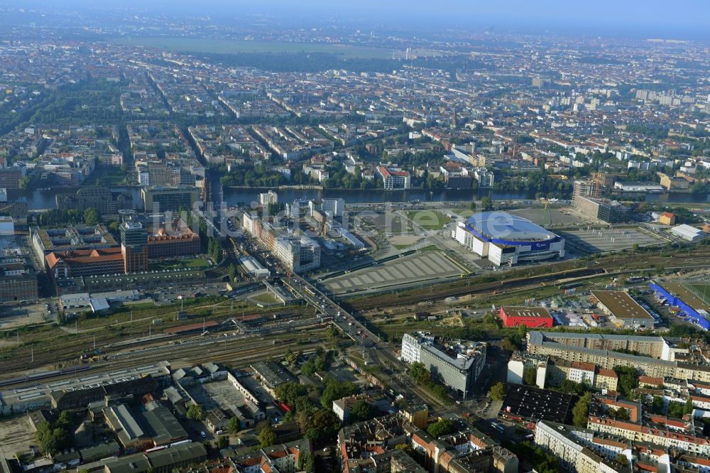 Berlin von oben - Areal des S-Bahnhofes Warschauer Straße in Berlin vor der geplanten Modernisierung