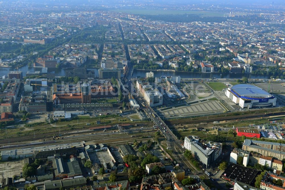 Luftbild Berlin - Areal des S-Bahnhofes Warschauer Straße in Berlin vor der geplanten Modernisierung