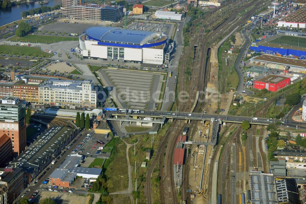 Luftaufnahme Berlin - Areal des S-Bahnhofes Warschauer Straße in Berlin vor der geplanten Modernisierung