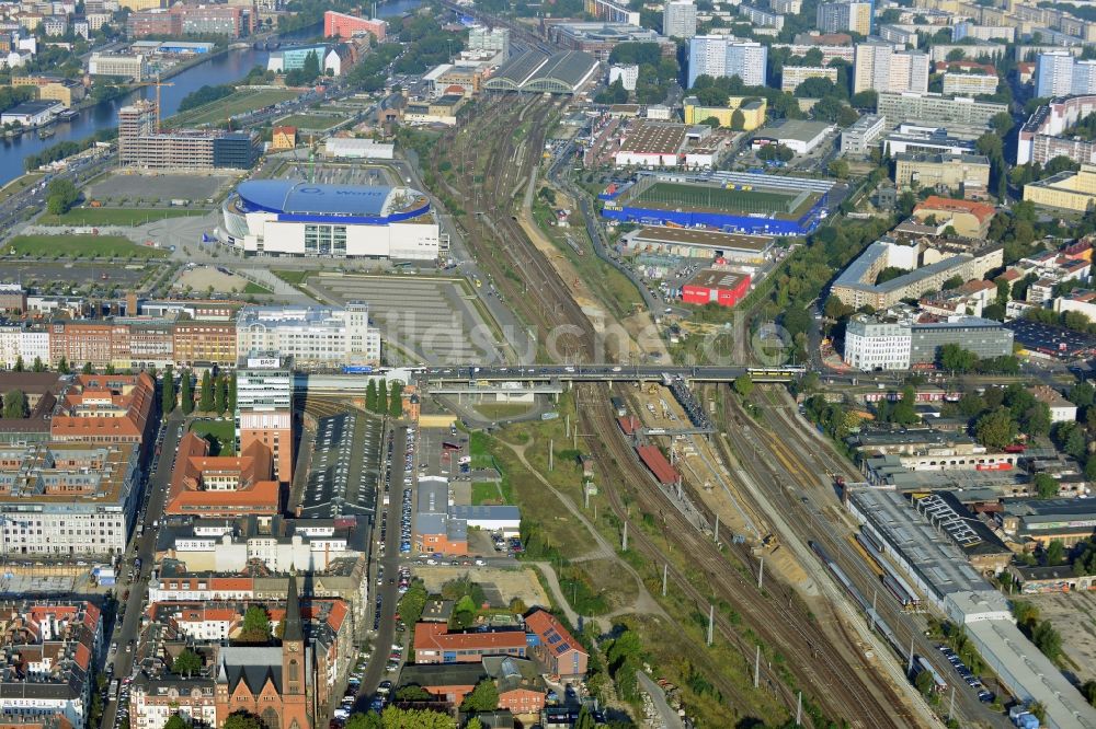 Berlin von oben - Areal des S-Bahnhofes Warschauer Straße in Berlin vor der geplanten Modernisierung