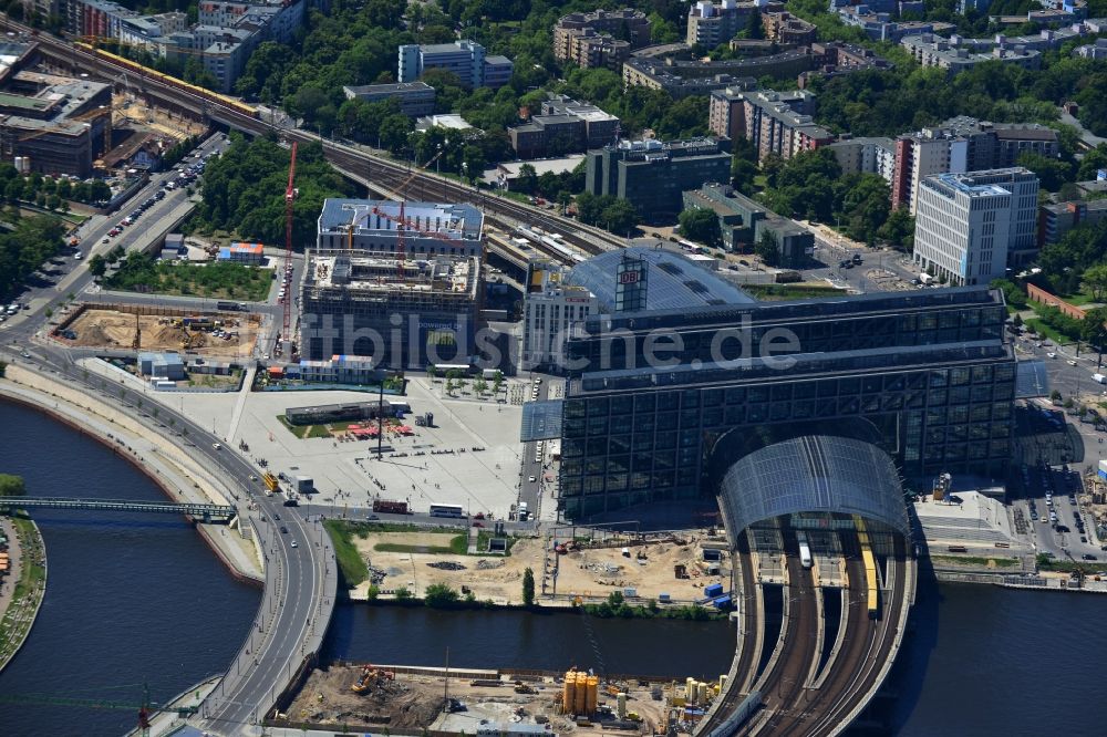 Luftbild Berlin OT Moabit - Areal am Berliner Hauptbahnhof am Spreeufer zum Humboldthafen in Berlin