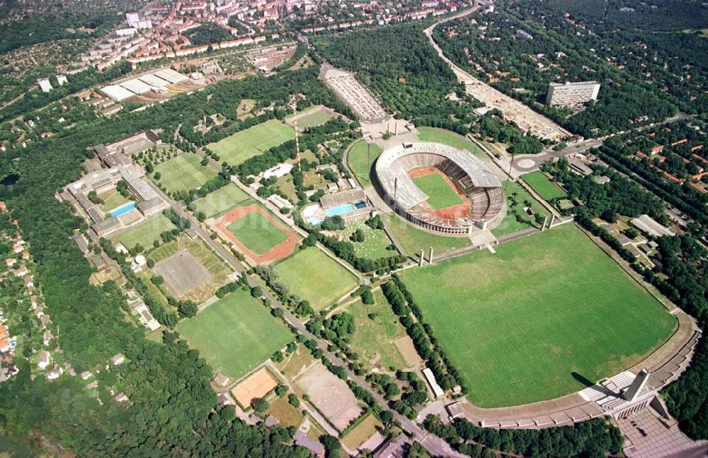 Luftaufnahme Berlin - Areal des Berliner Olypiastadions auf dem Olymiapark Berlin vor dem Umbau / Modernisierung durch die WALTER BAU AG