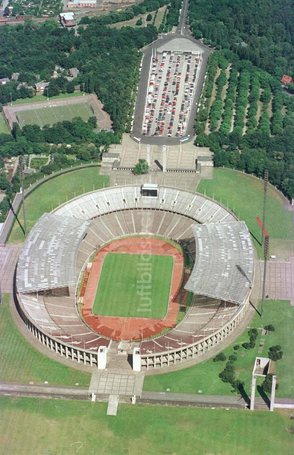 Berlin aus der Vogelperspektive: Areal des Berliner Olypiastadions auf dem Olymiapark Berlin vor dem Umbau / Modernisierung durch die WALTER BAU AG