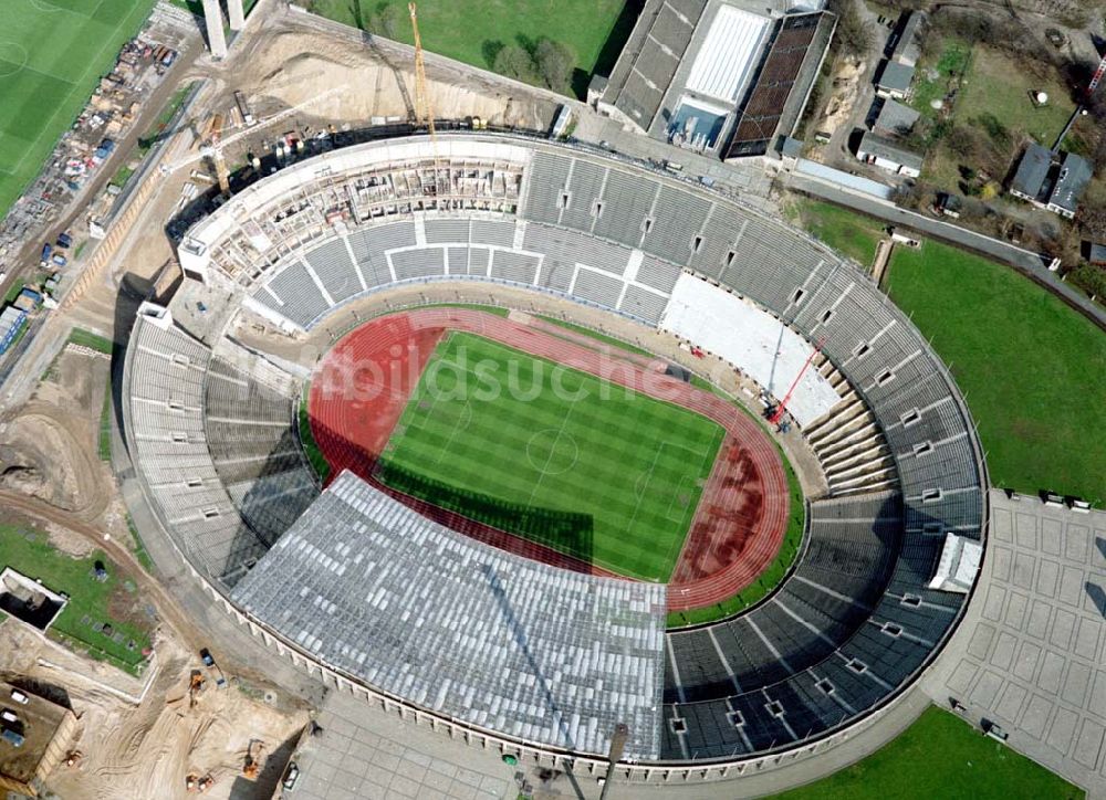 Luftaufnahme Berlin - Areal des Berliner Olypiastadions auf dem Olymiapark Berlin während des Umbaus / Modernisierung durch die WALTER BAU AG