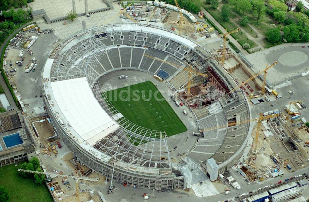 Berlin aus der Vogelperspektive: Areal des Berliner Olypiastadions auf dem Olymiapark Berlin während des Umbaus / Modernisierung durch die WALTER BAU AG