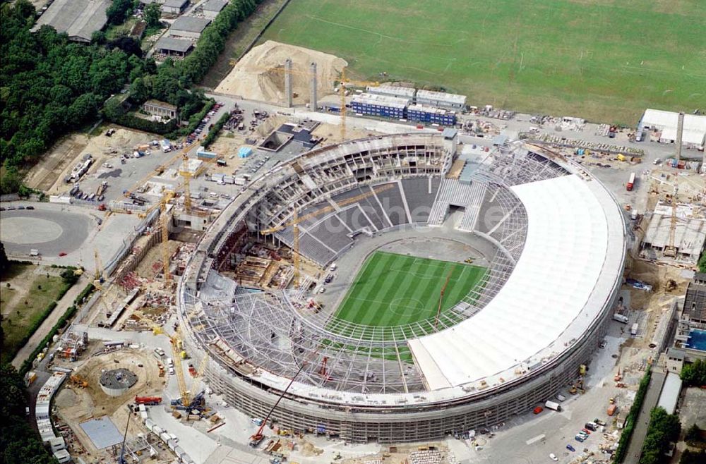 Luftbild Berlin - Areal des Berliner Olypiastadions auf dem Olymiapark Berlin während des Umbaus / Modernisierung durch die WALTER BAU AG