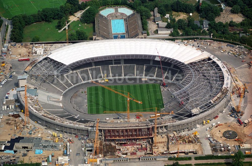 Luftbild Berlin - Areal des Berliner Olypiastadions auf dem Olymiapark Berlin während des Umbaus / Modernisierung durch die WALTER BAU AG