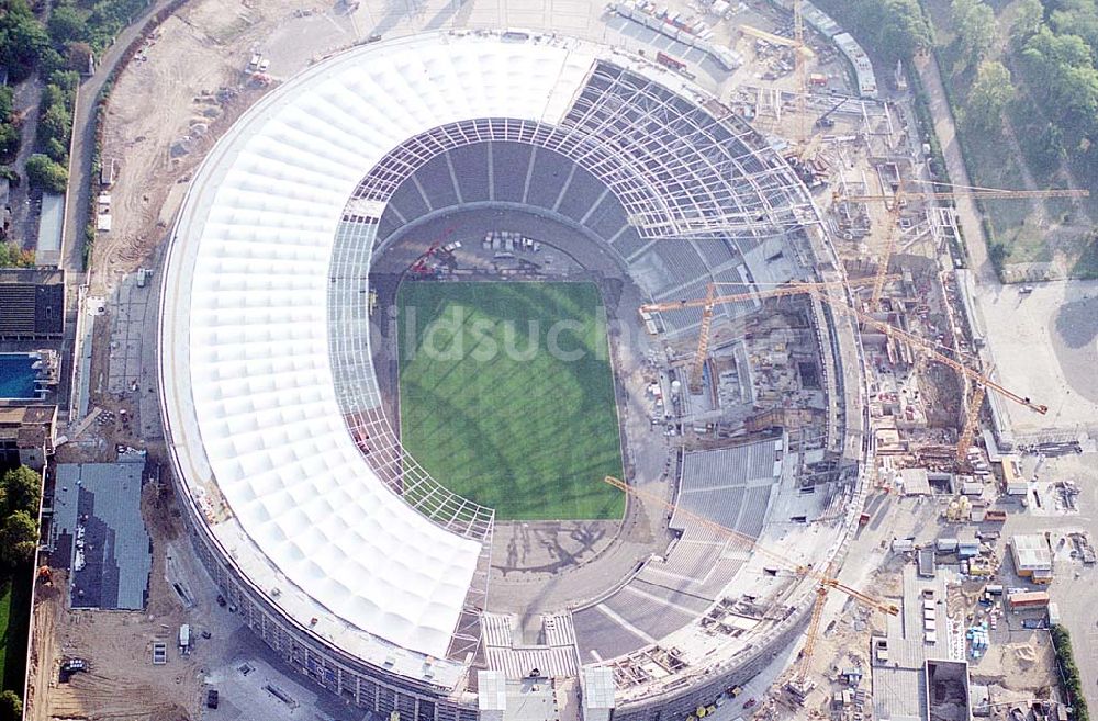 Berlin aus der Vogelperspektive: Areal des Berliner Olypiastadions auf dem Olymiapark Berlin während des Umbaus / Modernisierung durch die WALTER BAU AG