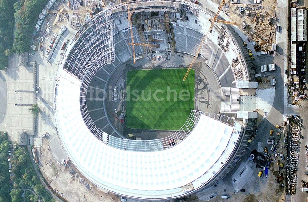 Luftbild Berlin - Areal des Berliner Olypiastadions auf dem Olymiapark Berlin während des Umbaus / Modernisierung durch die WALTER BAU AG