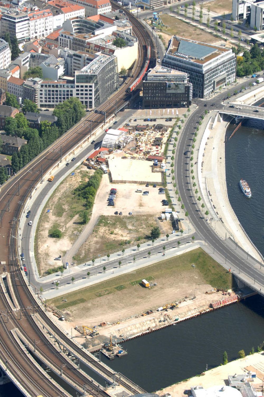 Berlin aus der Vogelperspektive: Areal des Bundespressestrandes in Berlin Mitte