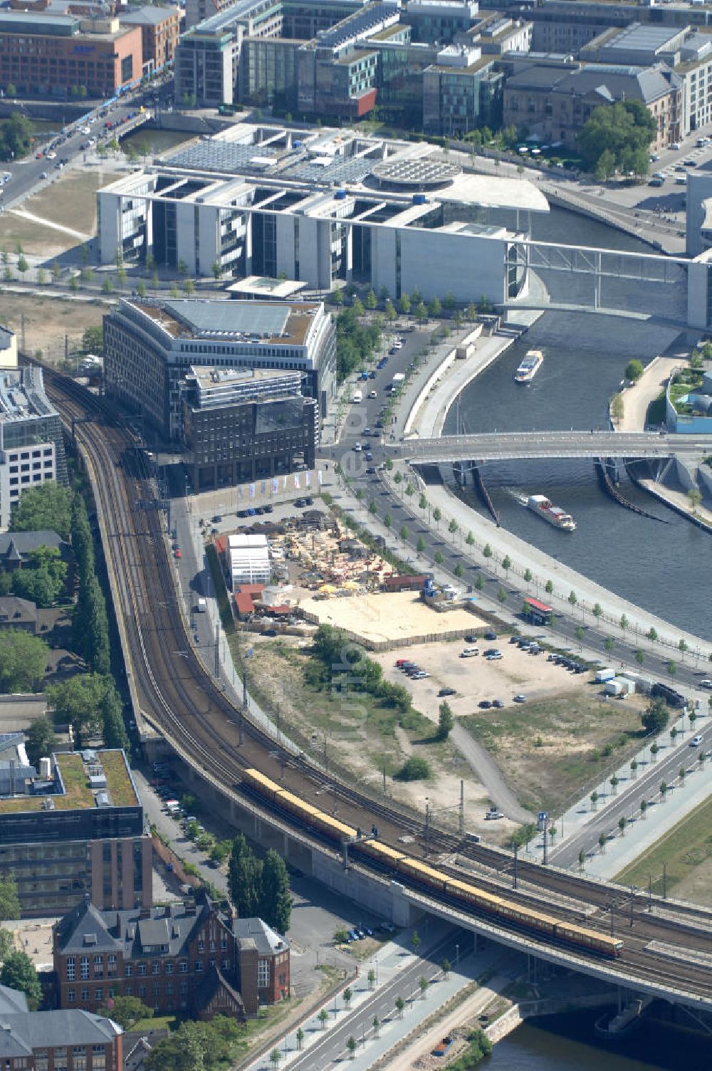 Berlin aus der Vogelperspektive: Areal des Bundespressestrandes in Berlin Mitte