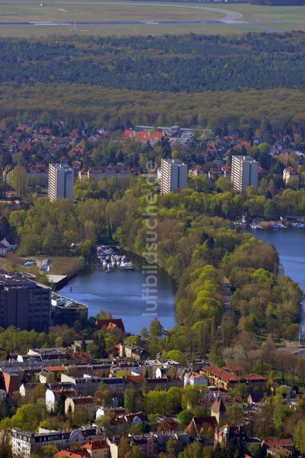 Berlin Reinickendorf von oben - Areal des Entwicklungsgebiet Borsighafen am Borsigdamm zum Tefeler See in Berlin Reinickendorf