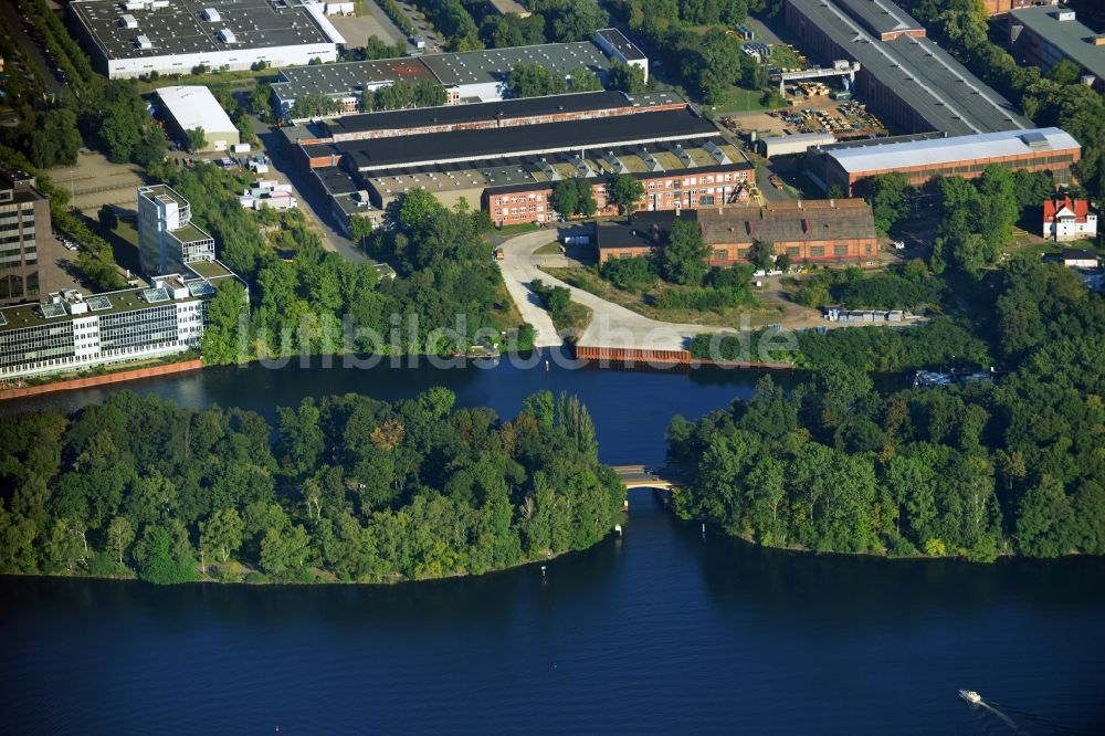 Luftbild Berlin Reinickendorf - Areal des Entwicklungsgebiet Borsighafen am Borsigdamm zum Tefeler See in Berlin Reinickendorf