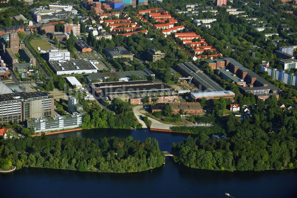 Luftaufnahme Berlin Reinickendorf - Areal des Entwicklungsgebiet Borsighafen am Borsigdamm zum Tefeler See in Berlin Reinickendorf