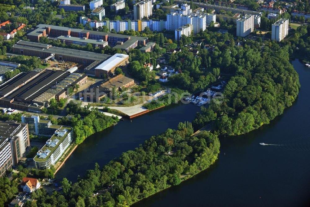 Luftbild Berlin Reinickendorf - Areal des Entwicklungsgebiet Borsighafen am Borsigdamm zum Tefeler See in Berlin Reinickendorf