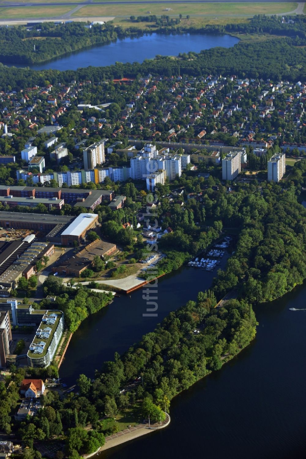 Berlin Reinickendorf von oben - Areal des Entwicklungsgebiet Borsighafen am Borsigdamm zum Tefeler See in Berlin Reinickendorf