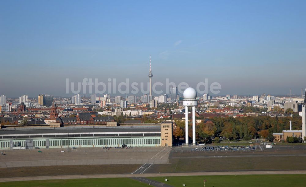 Berlin von oben - Areal des historischen Flughafens Berlin-Tempelhof