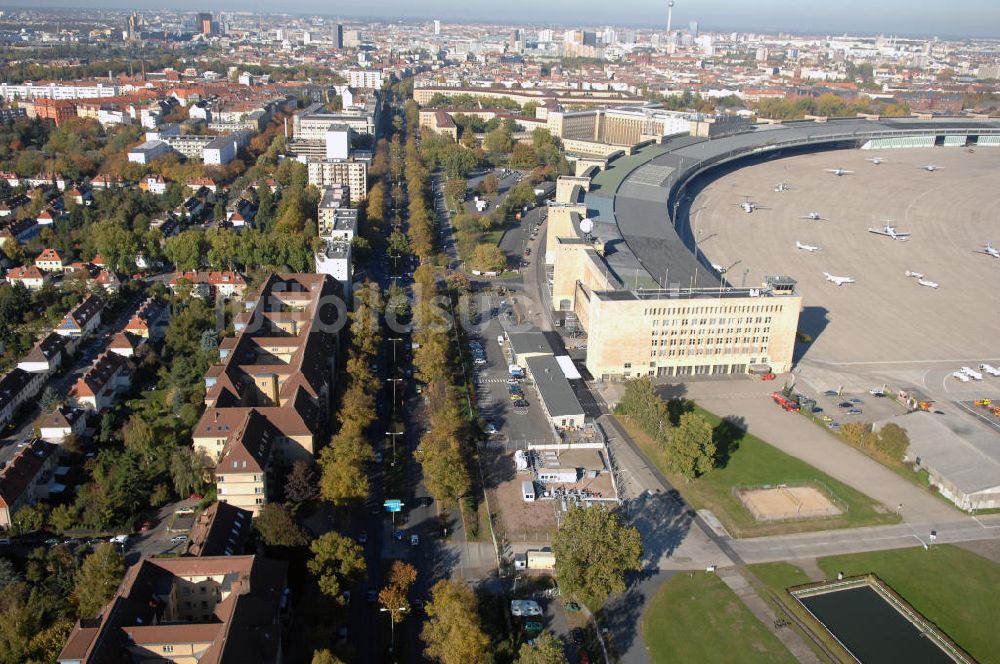 Luftbild Berlin - Areal des historischen Flughafens Berlin-Tempelhof