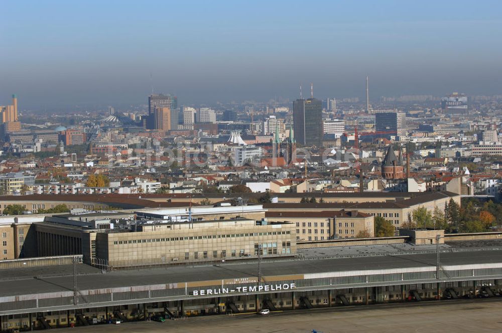 Luftbild Berlin - Areal des historischen Flughafens Berlin-Tempelhof