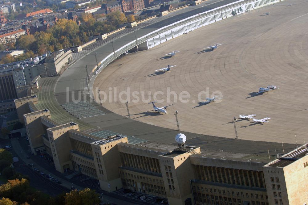 Berlin von oben - Areal des historischen Flughafens Berlin-Tempelhof